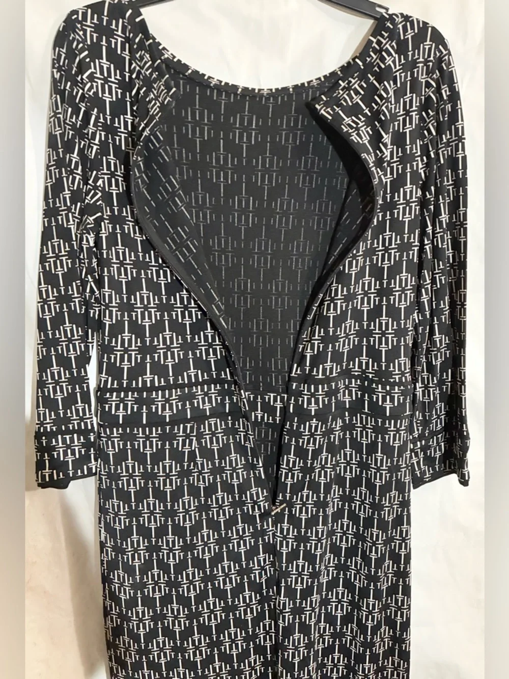 Tory Burch 100% Silk Retro Monogram  Dress Sz M Stretch Party Office